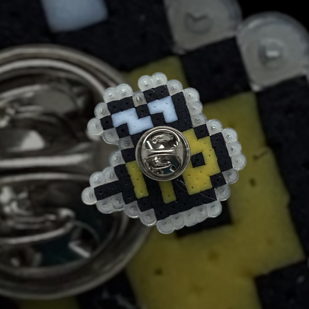 PIXEL BEE PIN BADGE