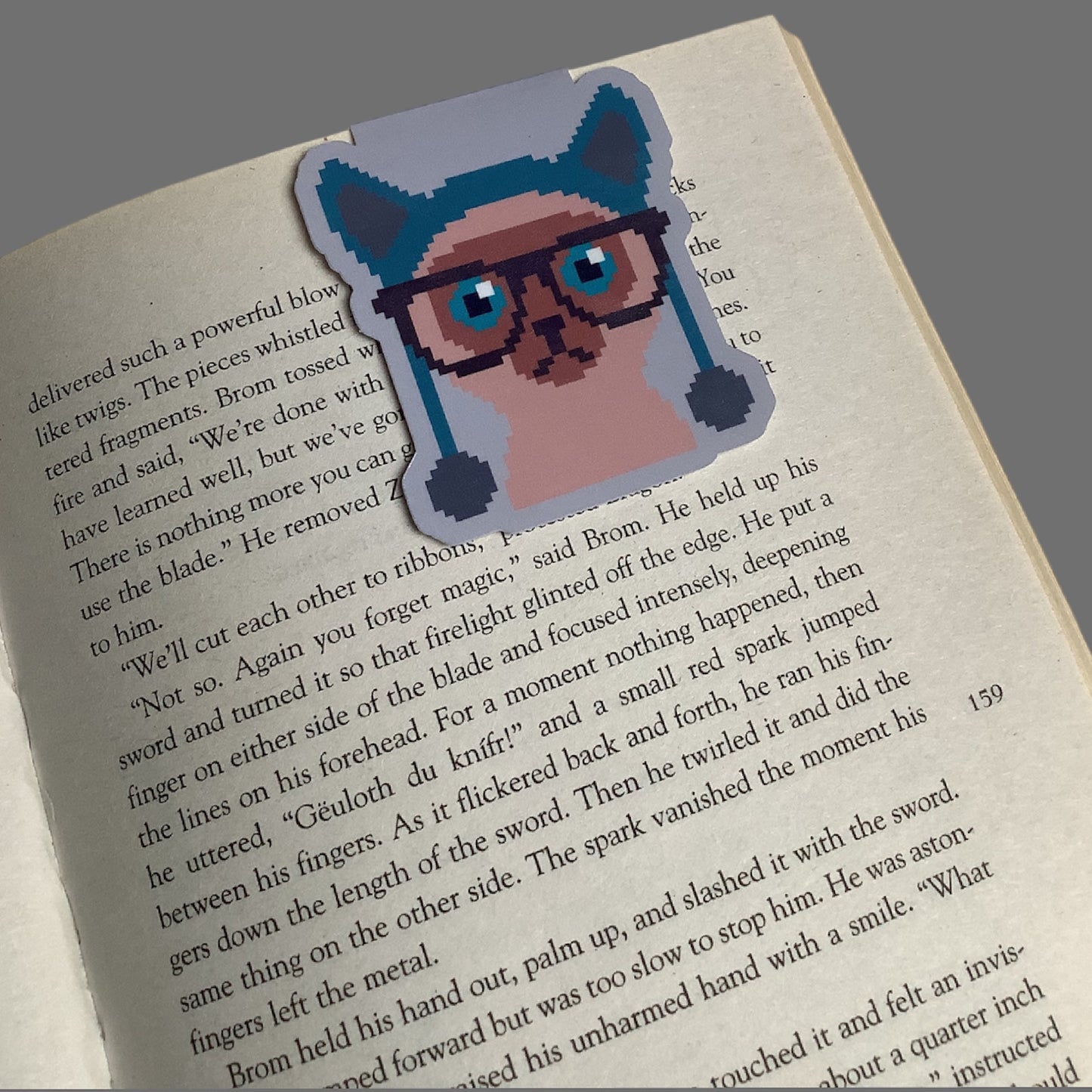 PIXEL MAGNETIC BOOKMARK - NERD CAT