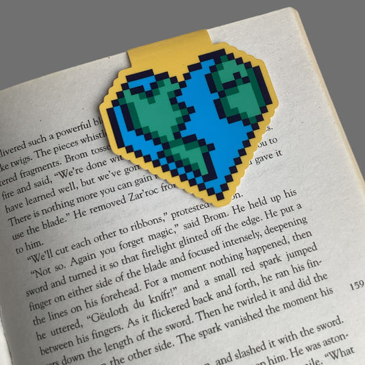 PIXEL MAGNETIC BOOKMARK - EARTH HEART