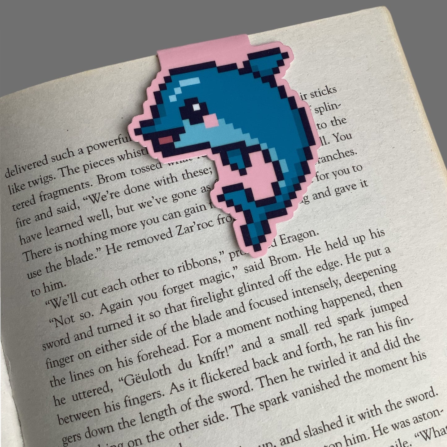 PIXEL MAGNETIC BOOKMARK - DOLPHIN