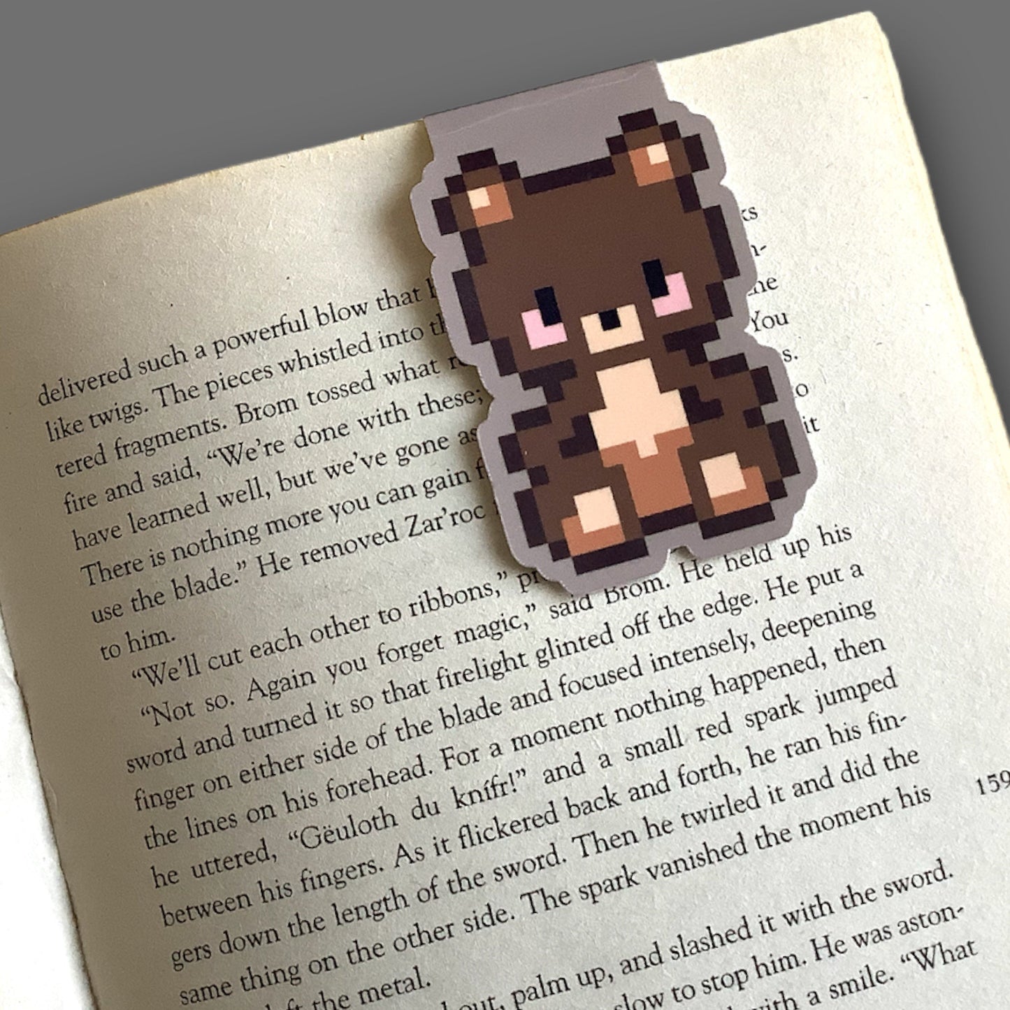 PIXEL MAGNETIC BOOKMARK - BROWN BEAR - B GRADE