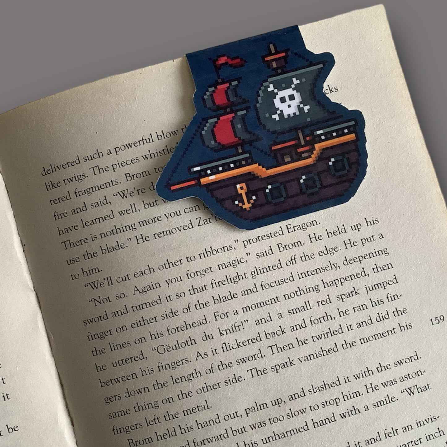 PIXEL MAGNETIC BOOKMARK - PIRATE SHIP