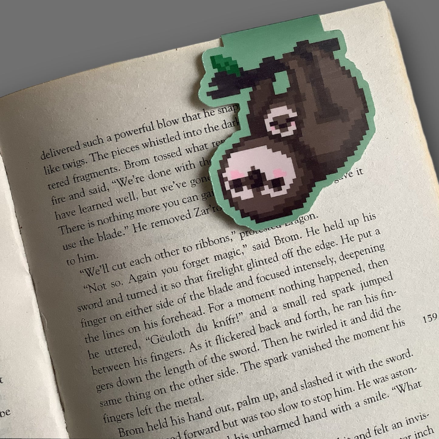 PIXEL MAGNETIC BOOKMARK - SLOTH