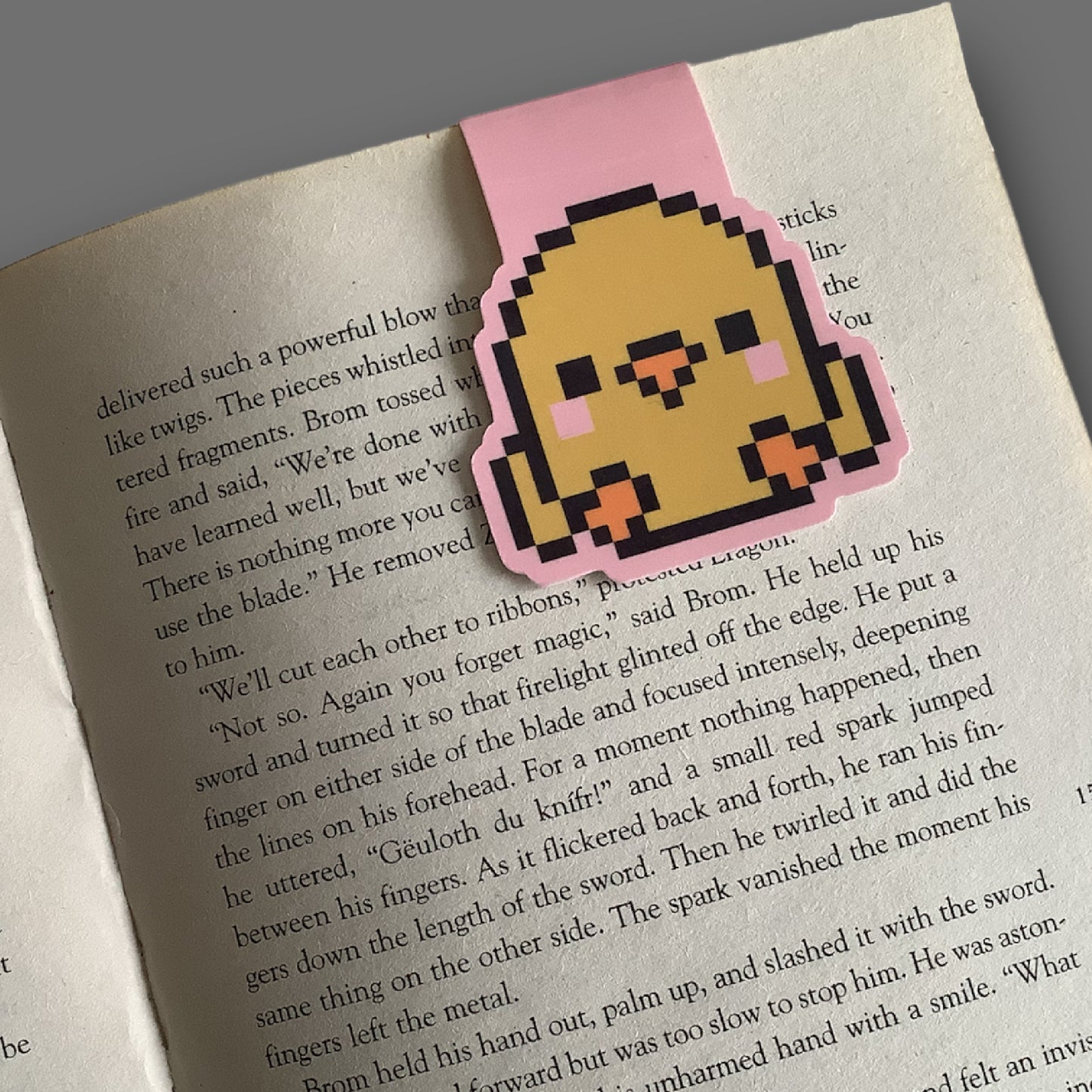 PIXEL MAGNETIC BOOKMARK - CHICK