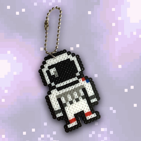 PIXEL SPACEMAN KEYCHAIN