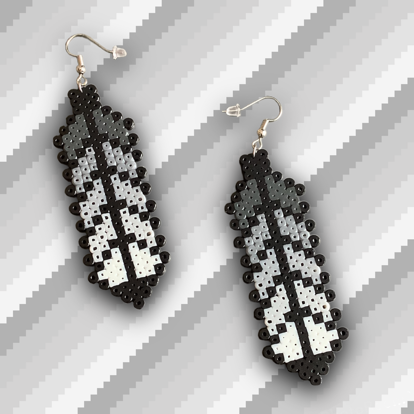 PIXEL FEATHER EARRINGS - GREY